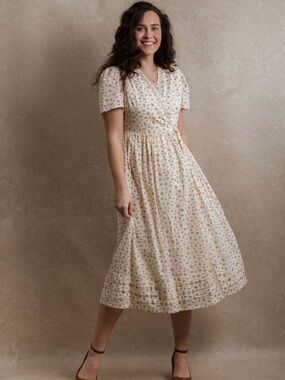 ISO Neuflora Fall River dress in rose floral, size XL